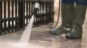 Limpieza de suelos a presión​